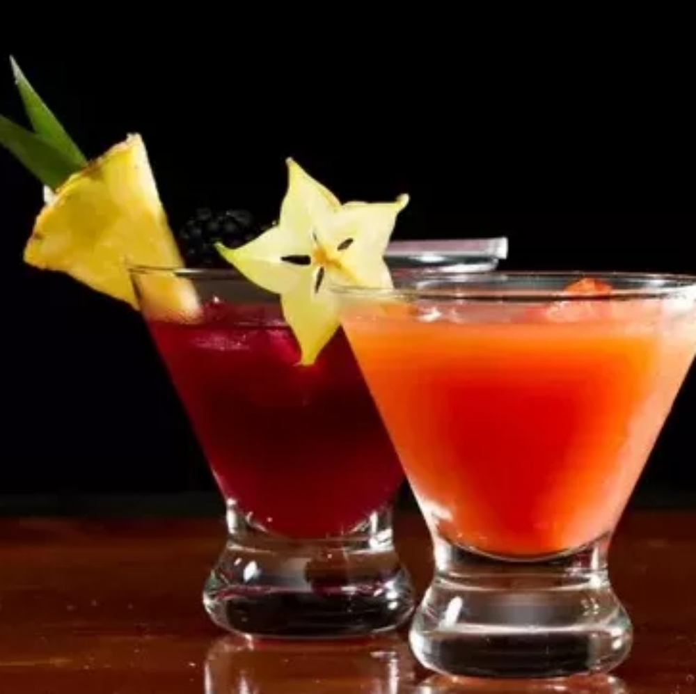 BNIB Set of 4, 8oz,  Steamless Cocktail Glasses